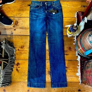 New with tags Dolce & Gabbana Jeans low rise size 42.